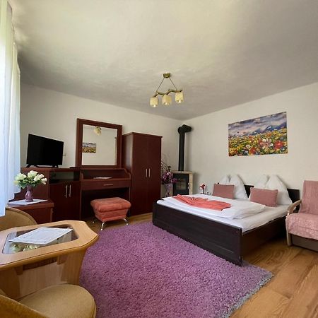 Červený Kláštor Apartmany Pod Troma Korunami מראה חיצוני תמונה
