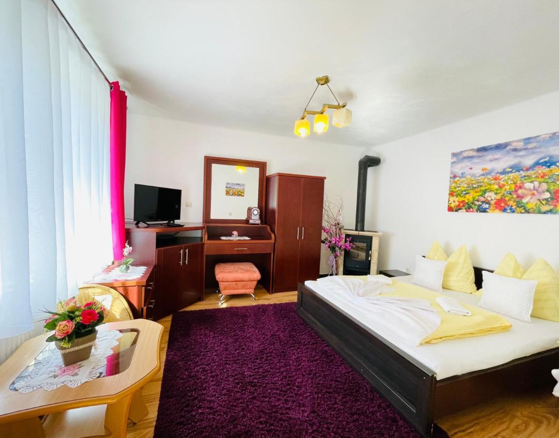 Červený Kláštor Apartmany Pod Troma Korunami מראה חיצוני תמונה
