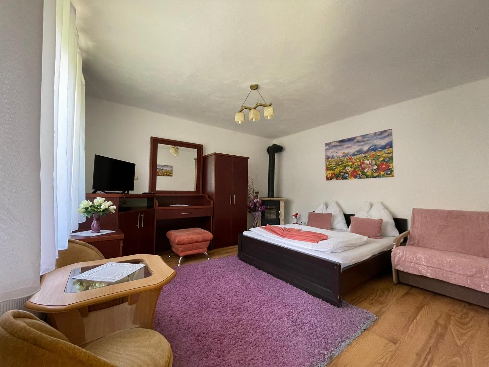Červený Kláštor Apartmany Pod Troma Korunami מראה חיצוני תמונה