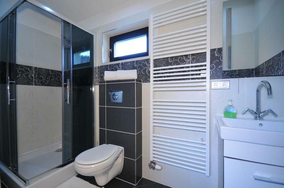 Červený Kláštor Apartmany Pod Troma Korunami מראה חיצוני תמונה